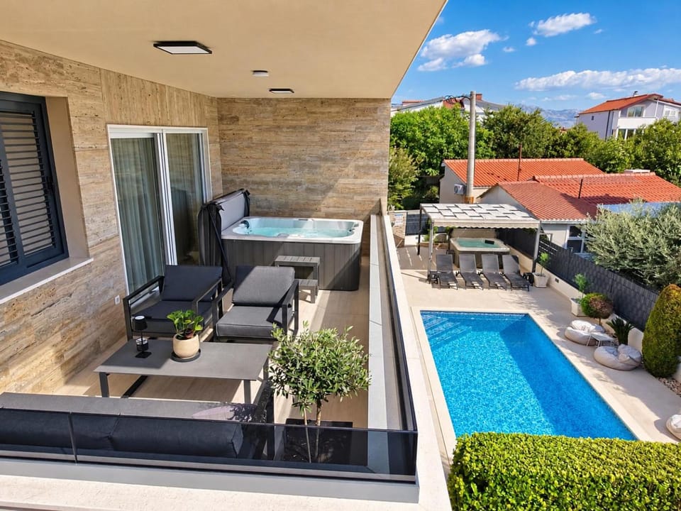 Property building, Day, Natural landscape, View (from property/room), Balcony/Terrace, Pool view, Swimming pool, sunbed