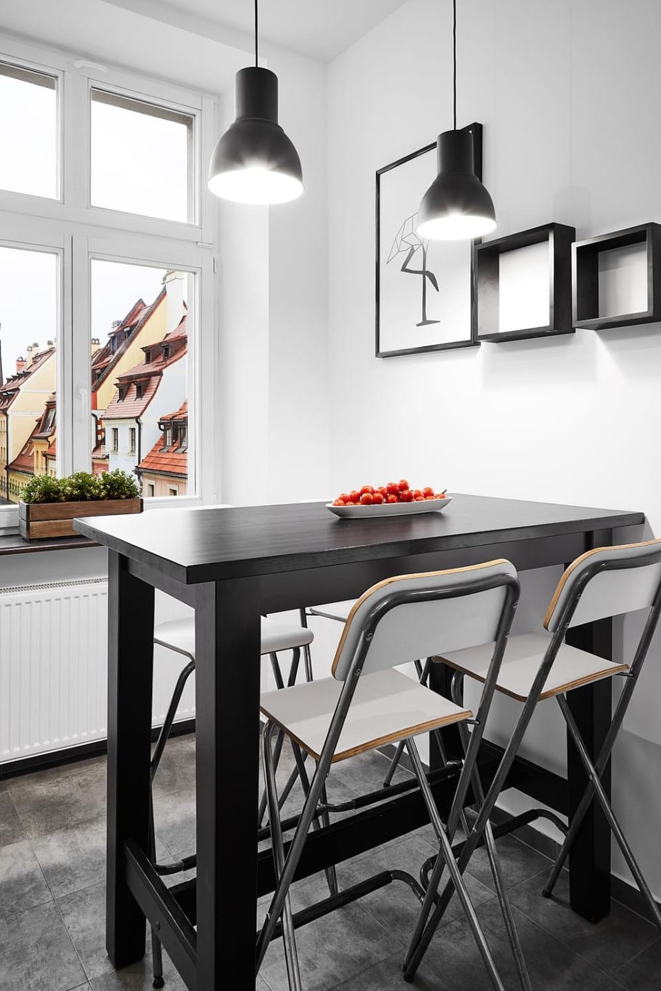 TV and multimedia, Coffee/tea facilities, Kitchen or kitchenette, Living room, Seating area, Dining area