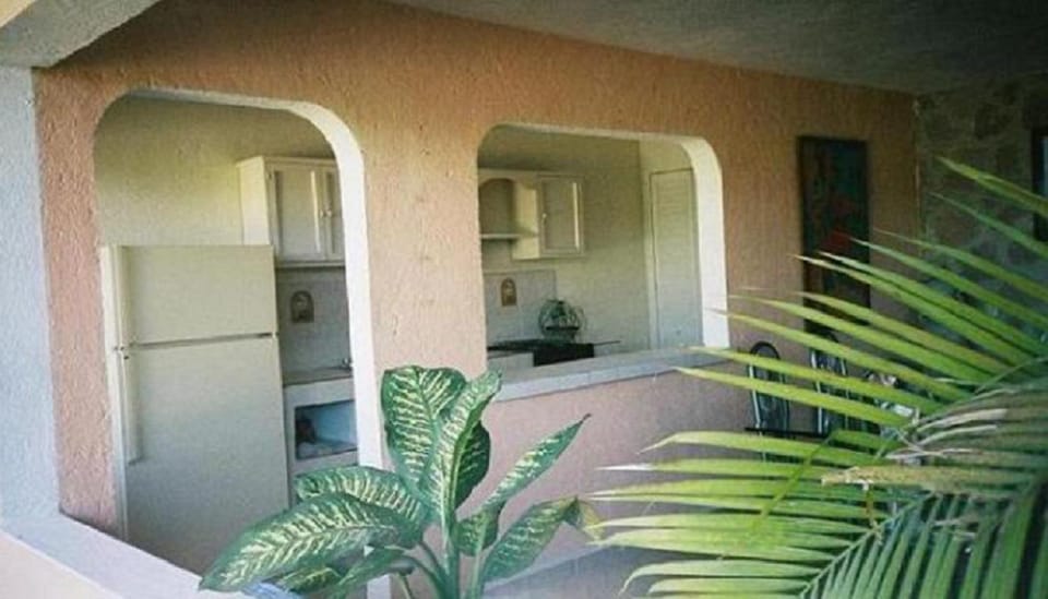 Casa Circuito del Lago House in Tequesquitengo