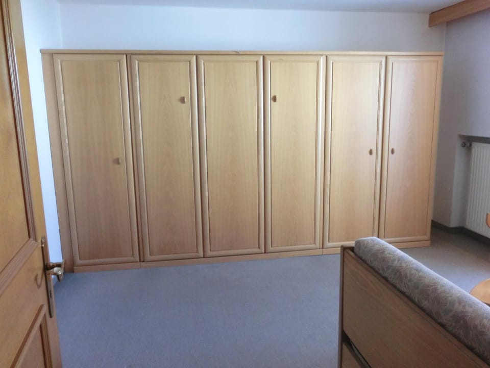 Bed, Living room