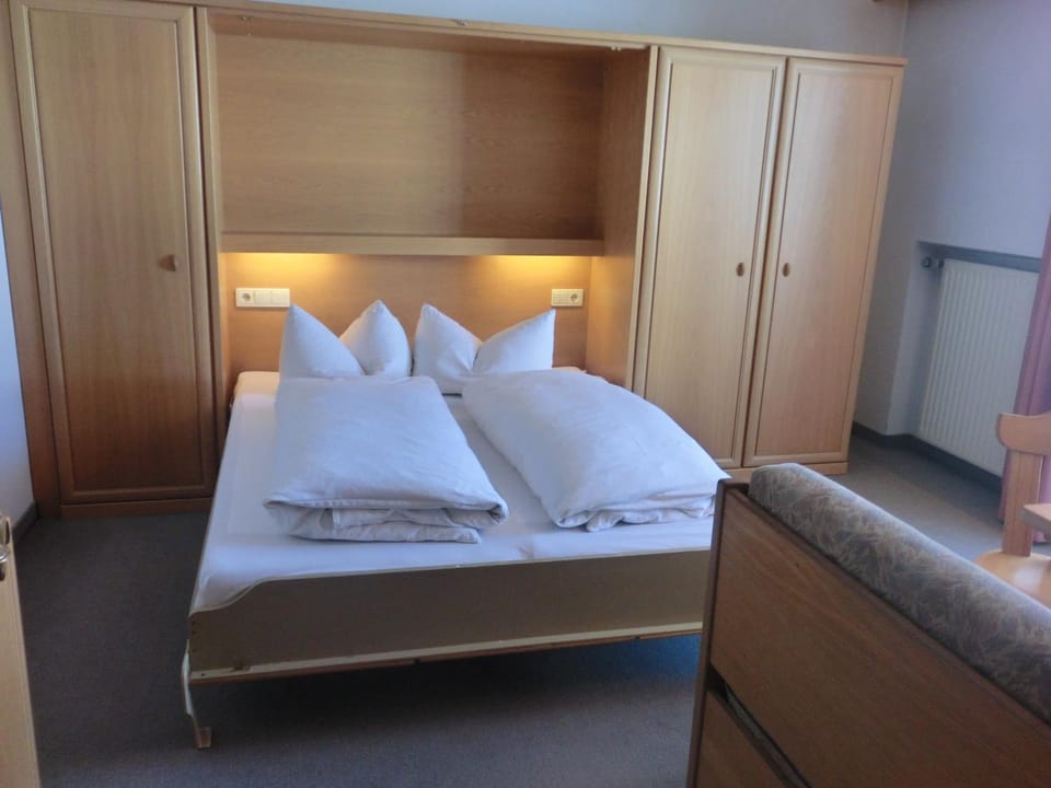 Bed, Living room