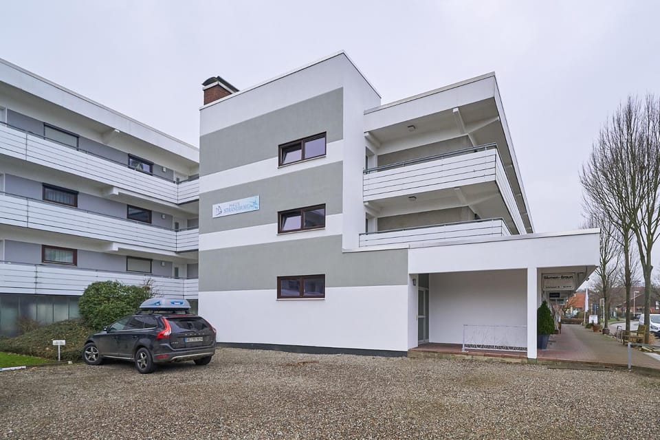 Property building, Facade/entrance