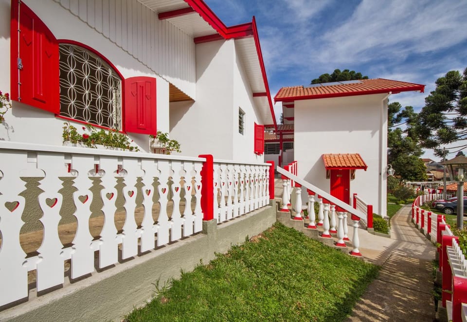 Property building, Facade/entrance, Balcony/Terrace