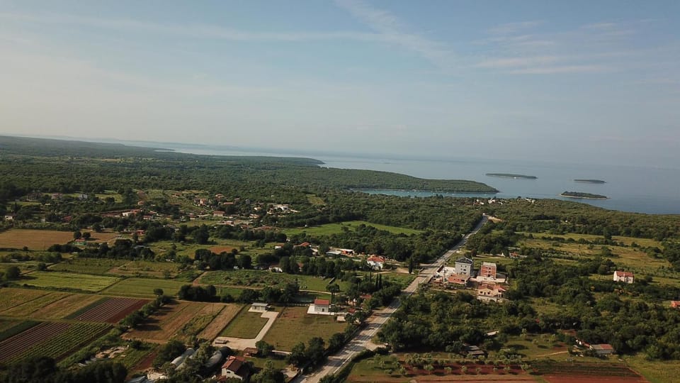 Day, Neighbourhood, Natural landscape, Bird's eye view, Sea view