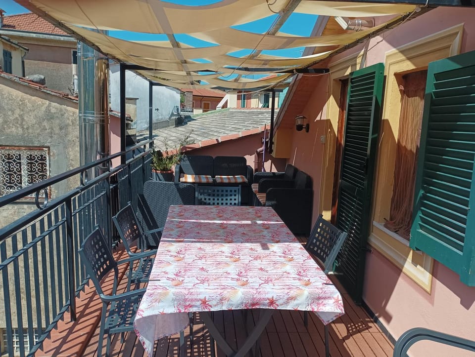 Day, Balcony/Terrace, Dining area