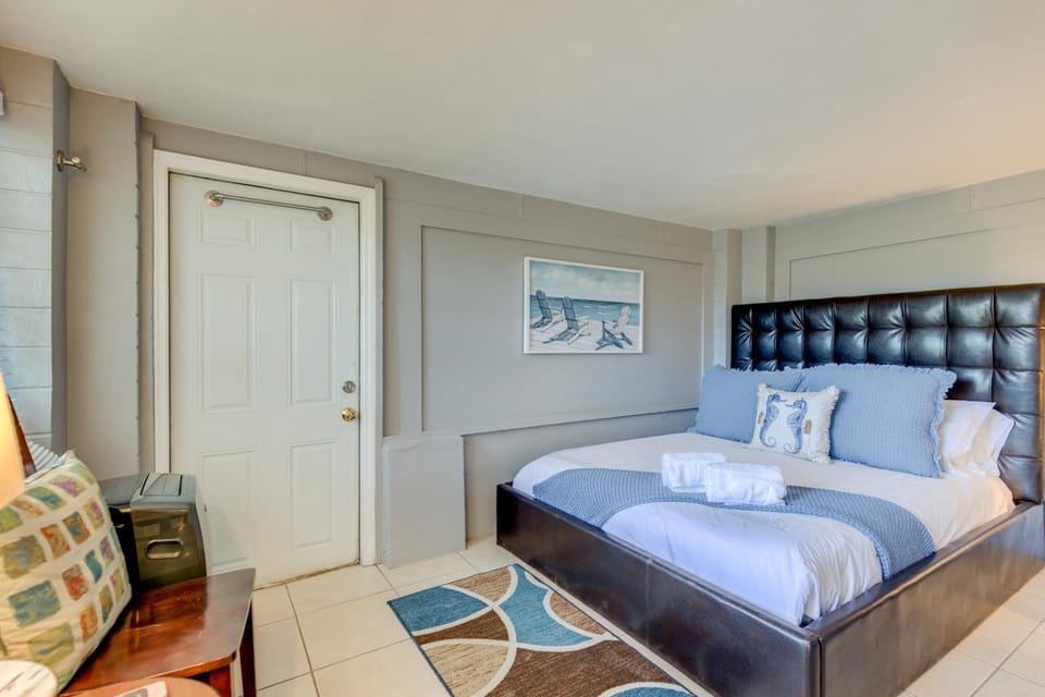 The oasis near the cruise & airport - By Avi House in Dania Beach