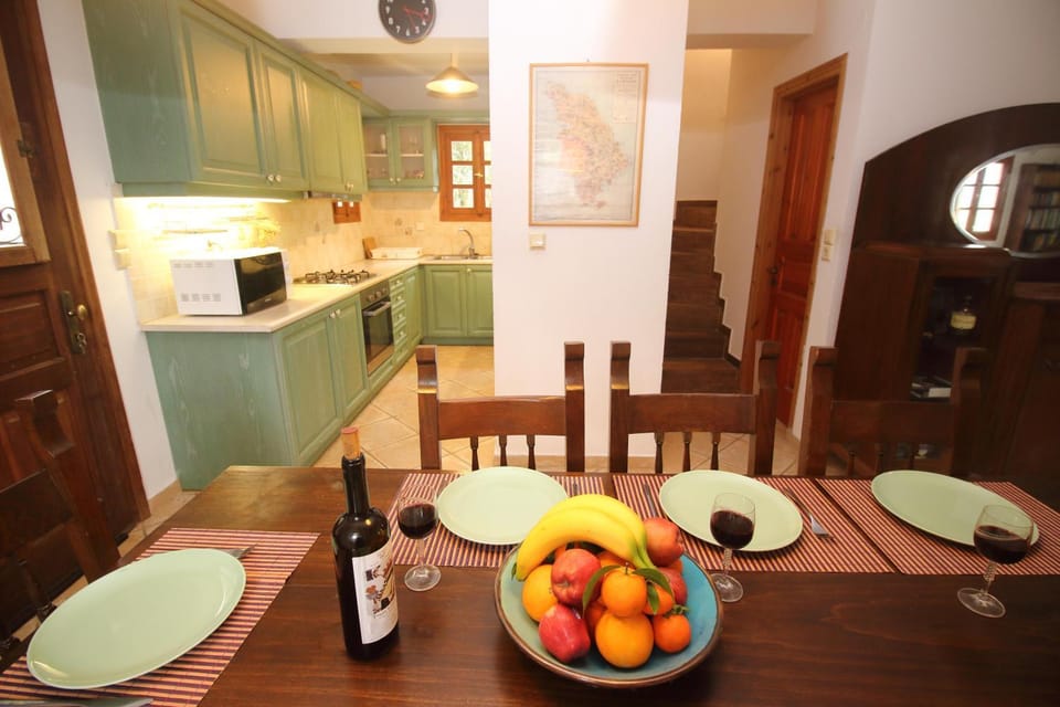 Dining area, Communal kitchen