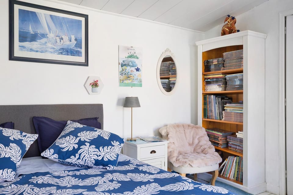Living room, Bedroom