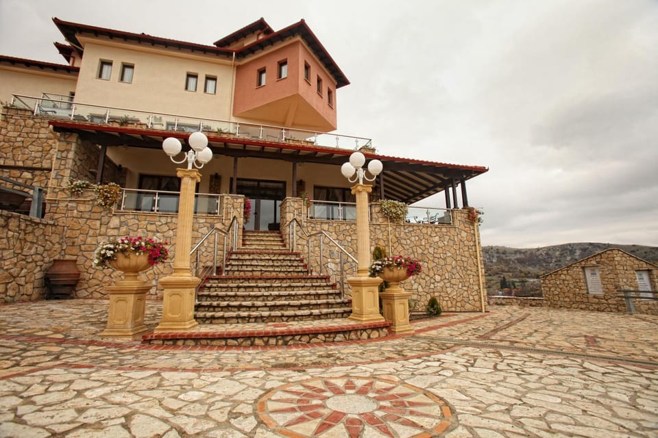 Facade/entrance