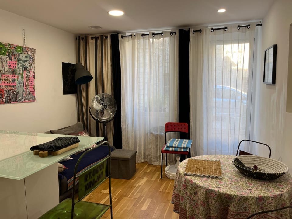 Studio Spacieux Cœur Historique Apartment in Saint-Remy-de-Provence