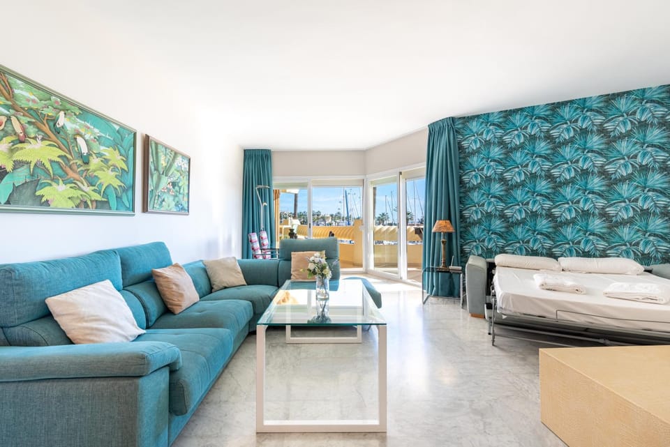 Living room, Photo of the whole room
