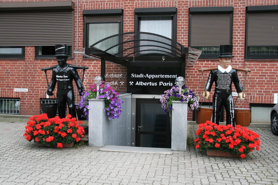 Facade/entrance, Property logo or sign