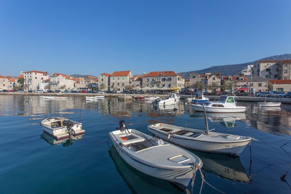 Seafront apartment in historical Cippico castle Apartment in Šibenik-Knin County, Croatia