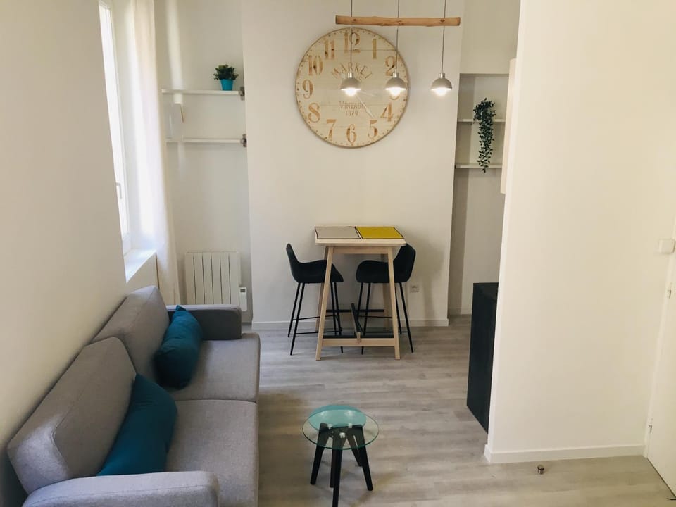 Living room, Lounge or bar