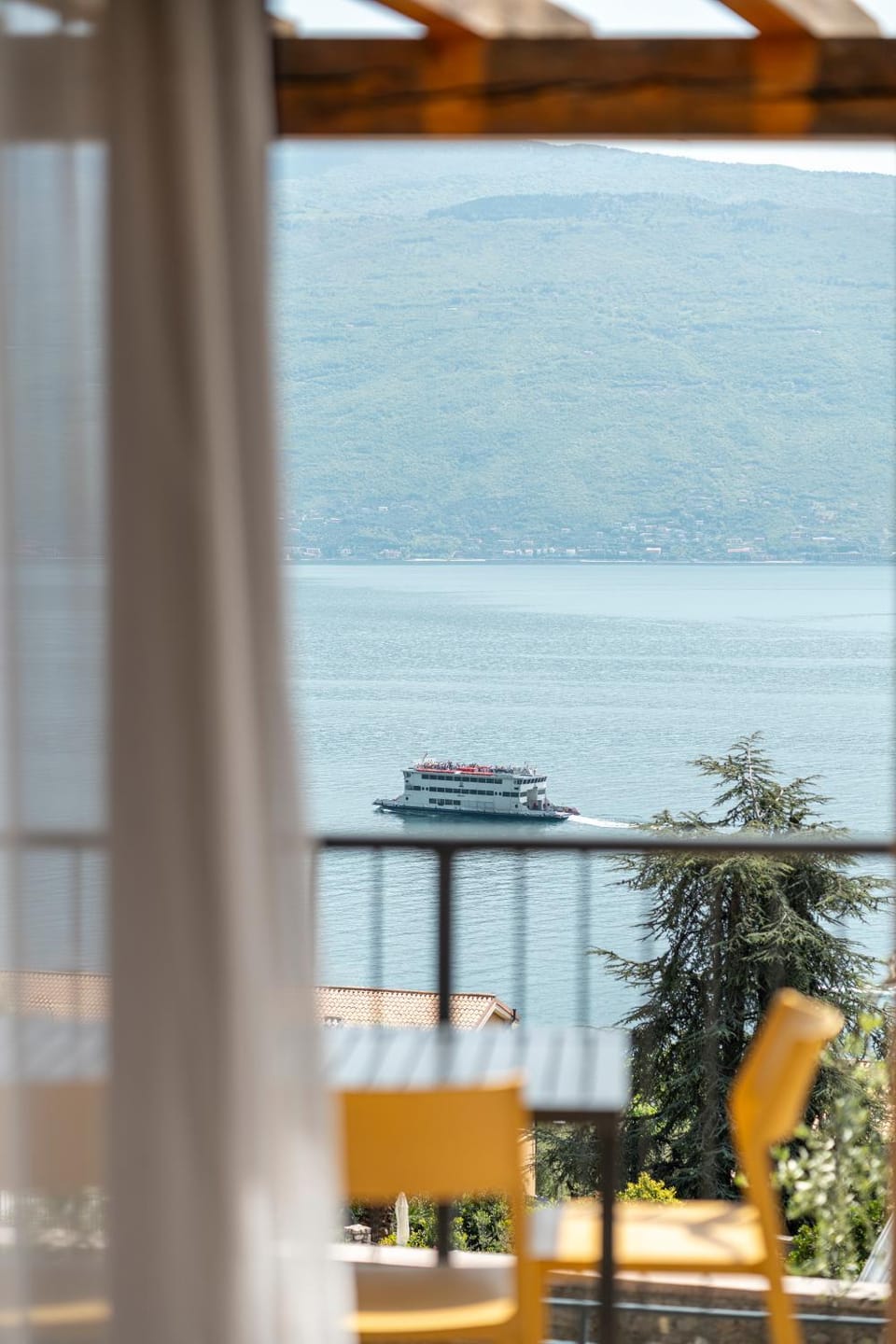 Residence Dany appartamenti con cucina vista lago piscina e parcheggio Apartment hotel in Gargnano