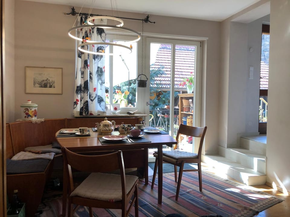 Balcony/Terrace, Kitchen or kitchenette, Photo of the whole room, Seating area, Family, Inner courtyard view