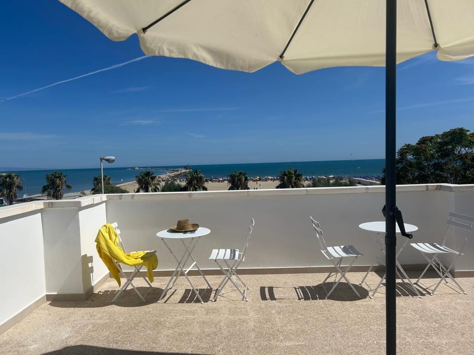 Day, Natural landscape, Solarium, View (from property/room), Balcony/Terrace, Beach, Sea view