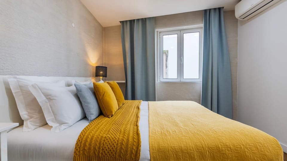 Bed, Bedroom, air conditioner