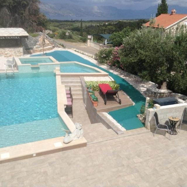 Villa Tamara,3 heated Pools, Entire Villa for sole use Villa in Split-Dalmatia County