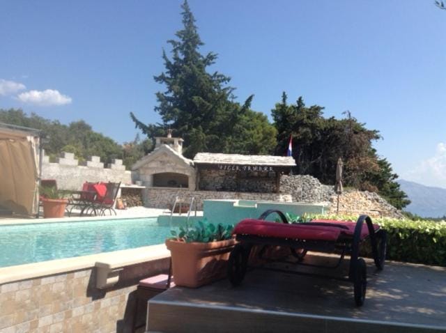Villa Tamara,3 heated Pools, Entire Villa for sole use Villa in Split-Dalmatia County