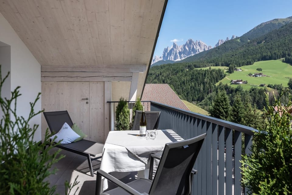 Balcony/Terrace, Garden view, Mountain view