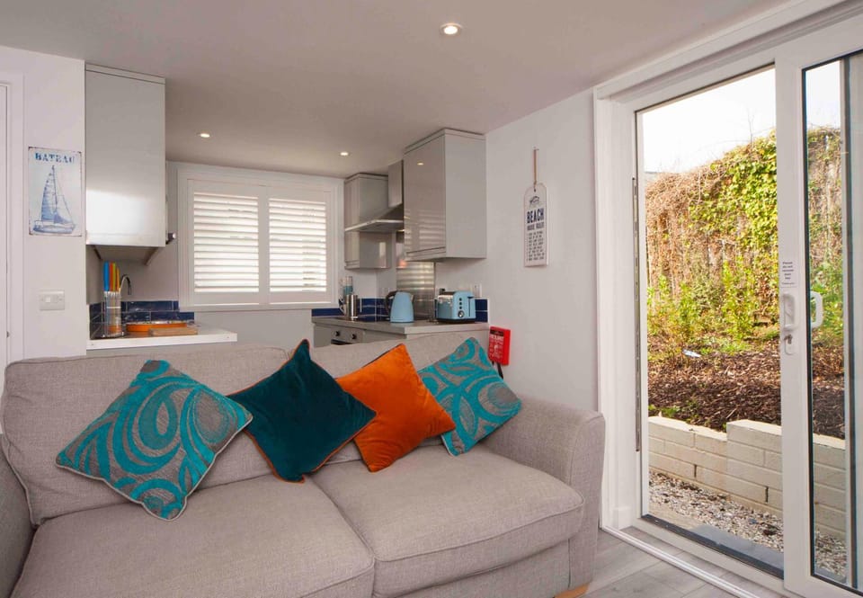 Kitchen or kitchenette, Seating area