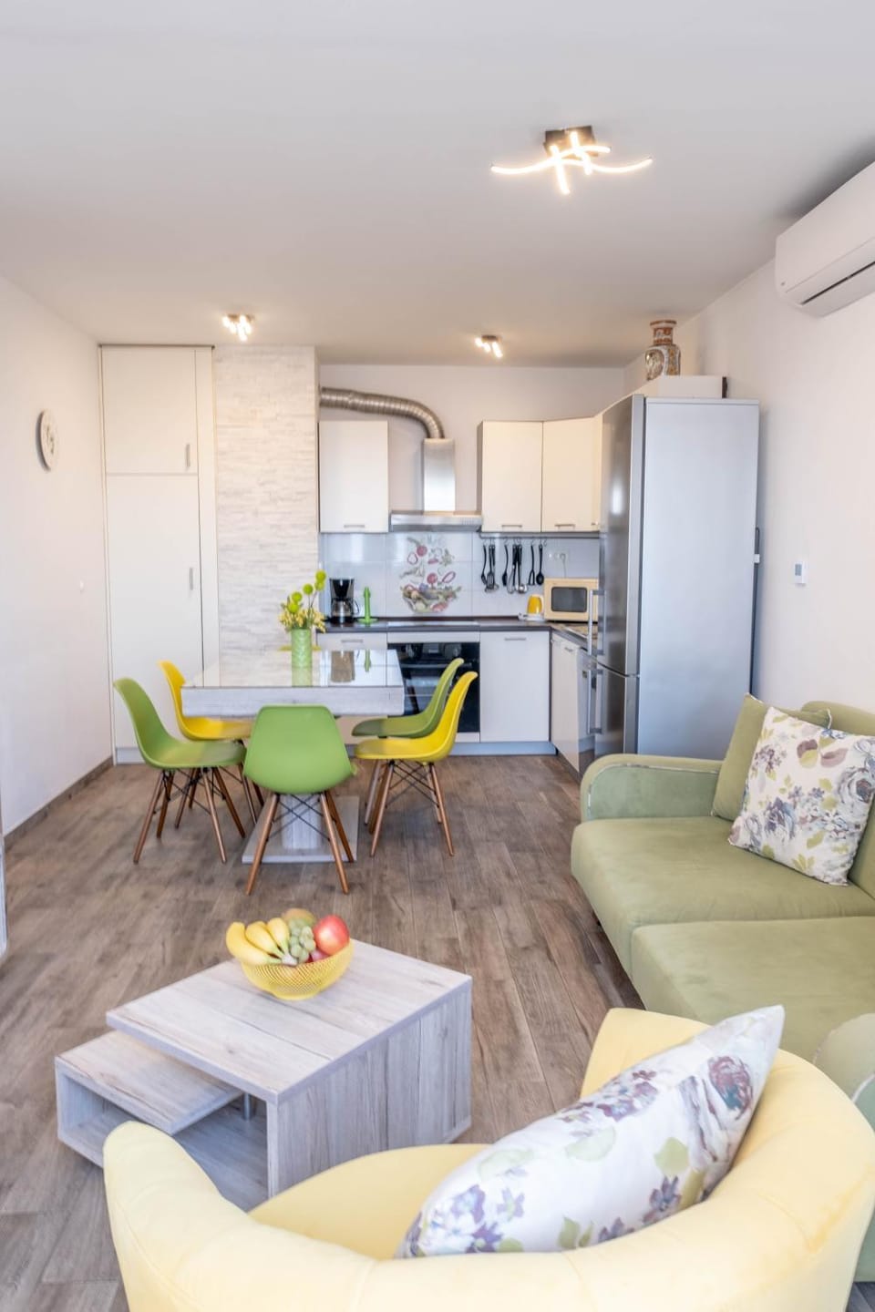 Living room, Dining area, kitchen