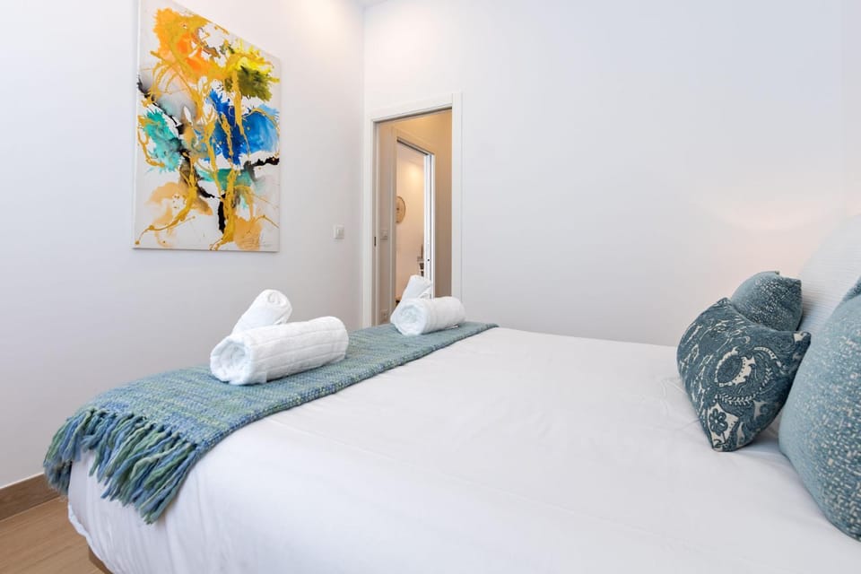Nine O'Clock Metrosol Apartment in Seville
