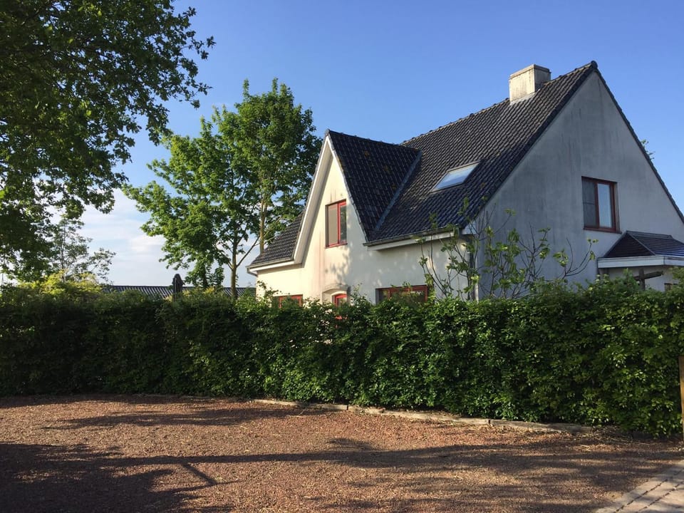 Property building, Facade/entrance, Spring, Day, Garden, Garden view
