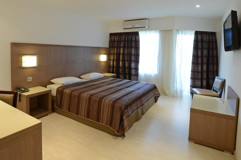 Bed, Photo of the whole room