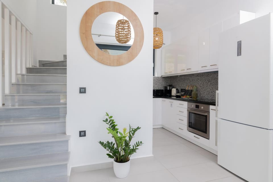 Kitchen or kitchenette, Communal kitchen