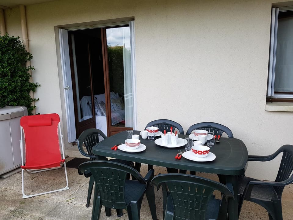 Appartement 2 pièces rez-de-jardin à 2 pas de la plage et de la thalasso Apartment in Cabourg