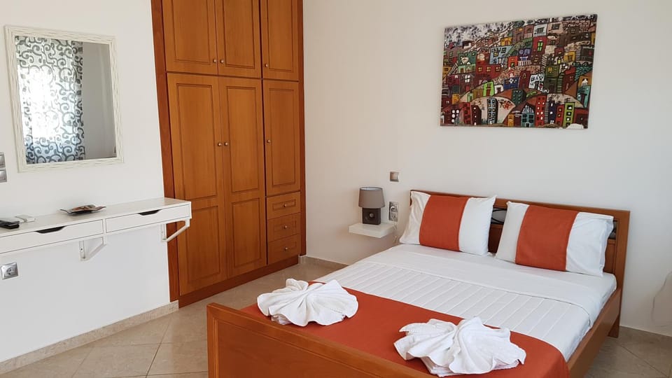 The Heart of Kissamos Studios Apartment in Kissamos