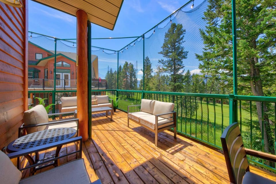 Marble Canyon Apartment in Fairmont Hot Springs