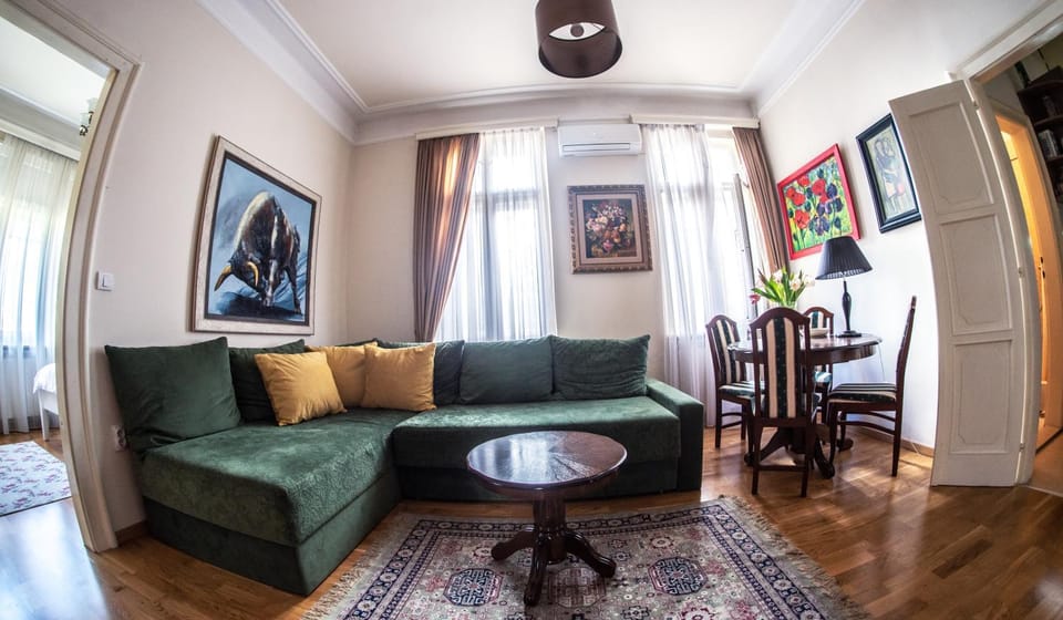 Living room, Seating area, Dining area