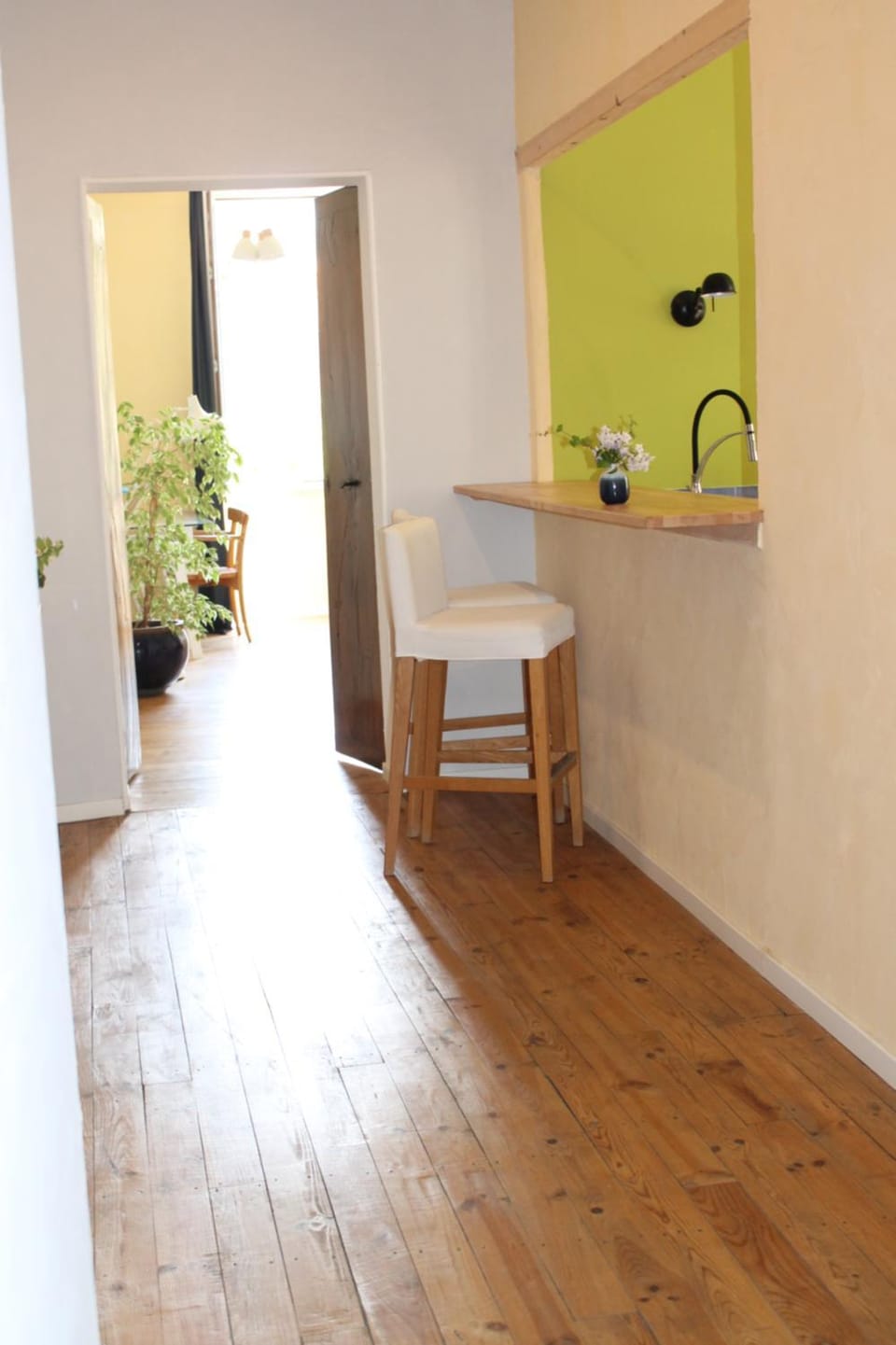 Dining area, kitchen