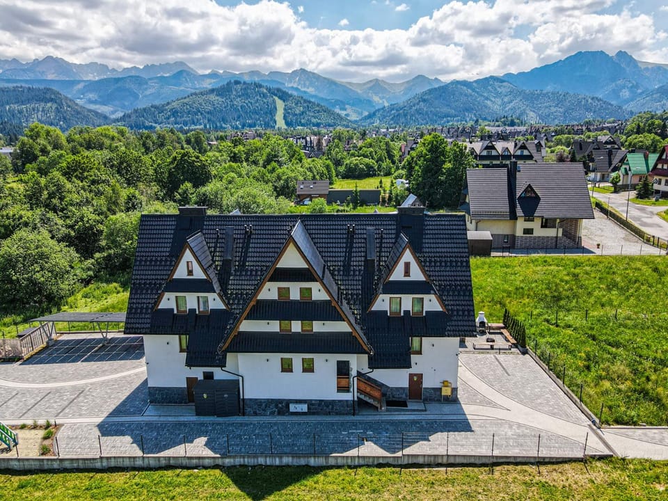 Property building, Day, Bird's eye view, Mountain view
