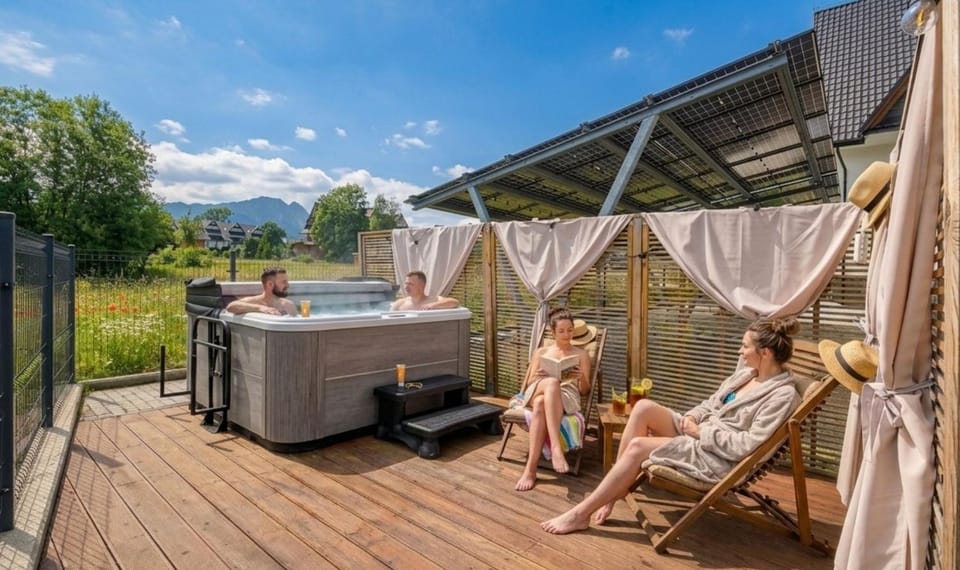 Day, People, Hot Tub, Guests, Mountain view, group of guests, sunbed