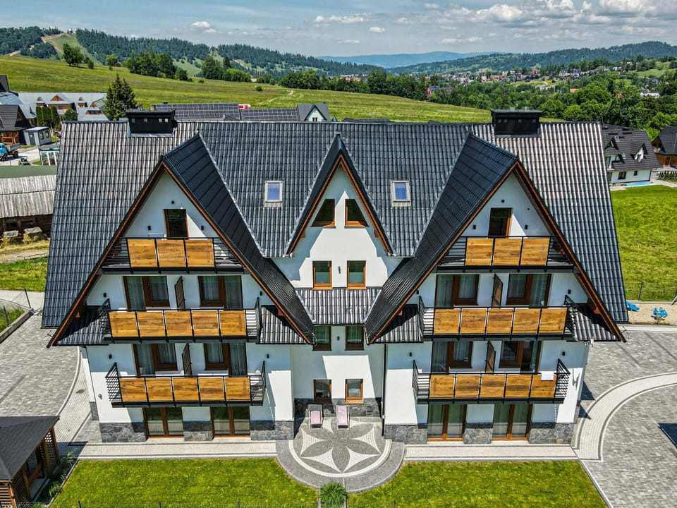 Day, Natural landscape, Bird's eye view, Mountain view, Location, Parking