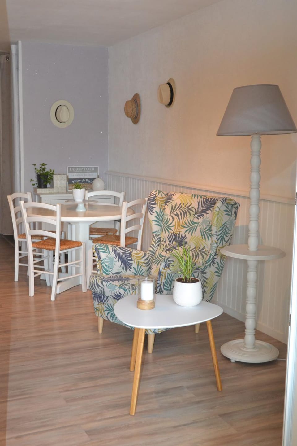 Living room, Dining area