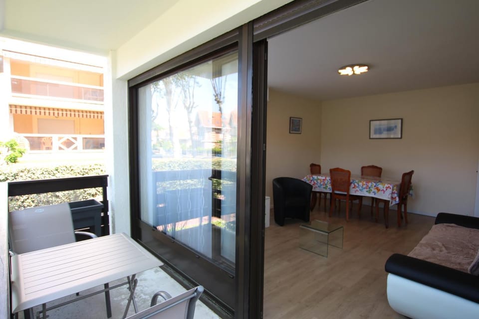 Balcony/Terrace, Living room, Seating area, Dining area
