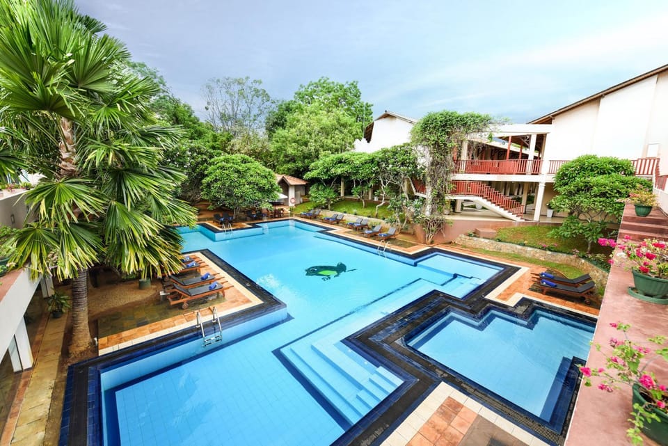 Swimming pool