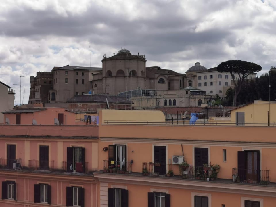 Property building, Day, City view, Landmark view