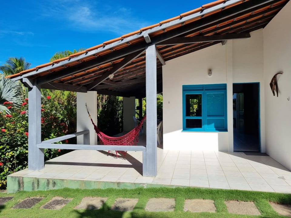 Casa de Praia no Paradisíaco Condomínio Albatroz, situado numa Área de Proteção Permanente APP com exclusiva Piscina Natural House in State of Bahia
