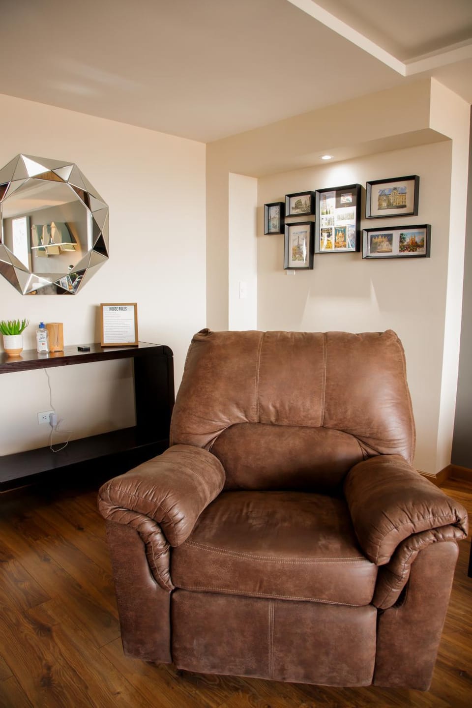 Communal lounge/ TV room, Living room, Lounge or bar, hair dresser, hair dresser