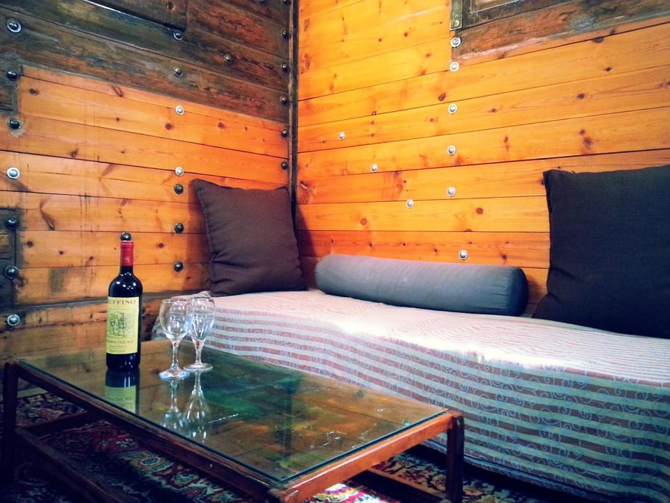 Bed, Living room