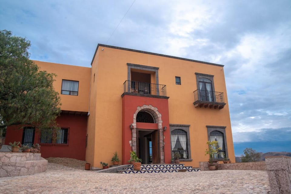 Property building, Facade/entrance
