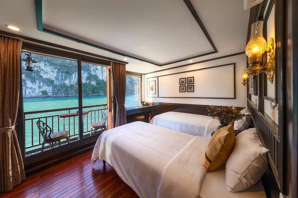 Bed, View (from property/room), Photo of the whole room, Bedroom