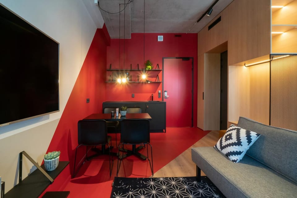 Kitchen or kitchenette, Seating area, Dining area