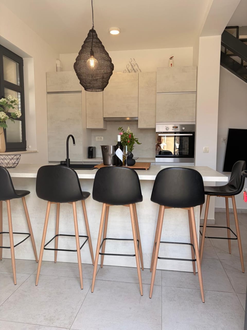 Kitchen or kitchenette, Living room, Seating area, Dining area, dishwasher, oven, pet friendly, stove, toaster